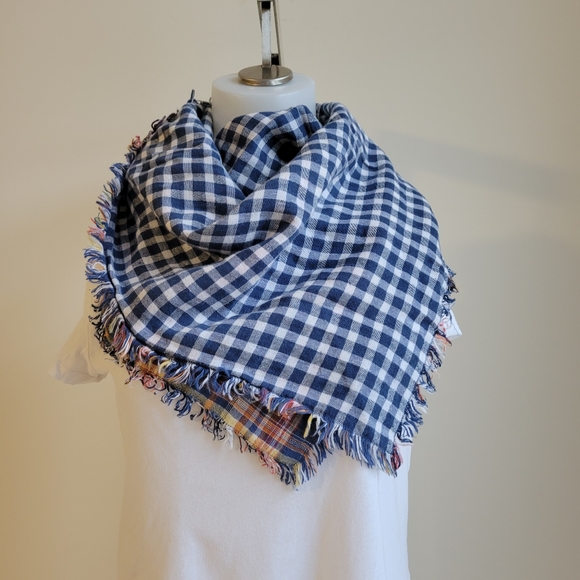 Hollister Reversible Scarf - Picture 2 of 4